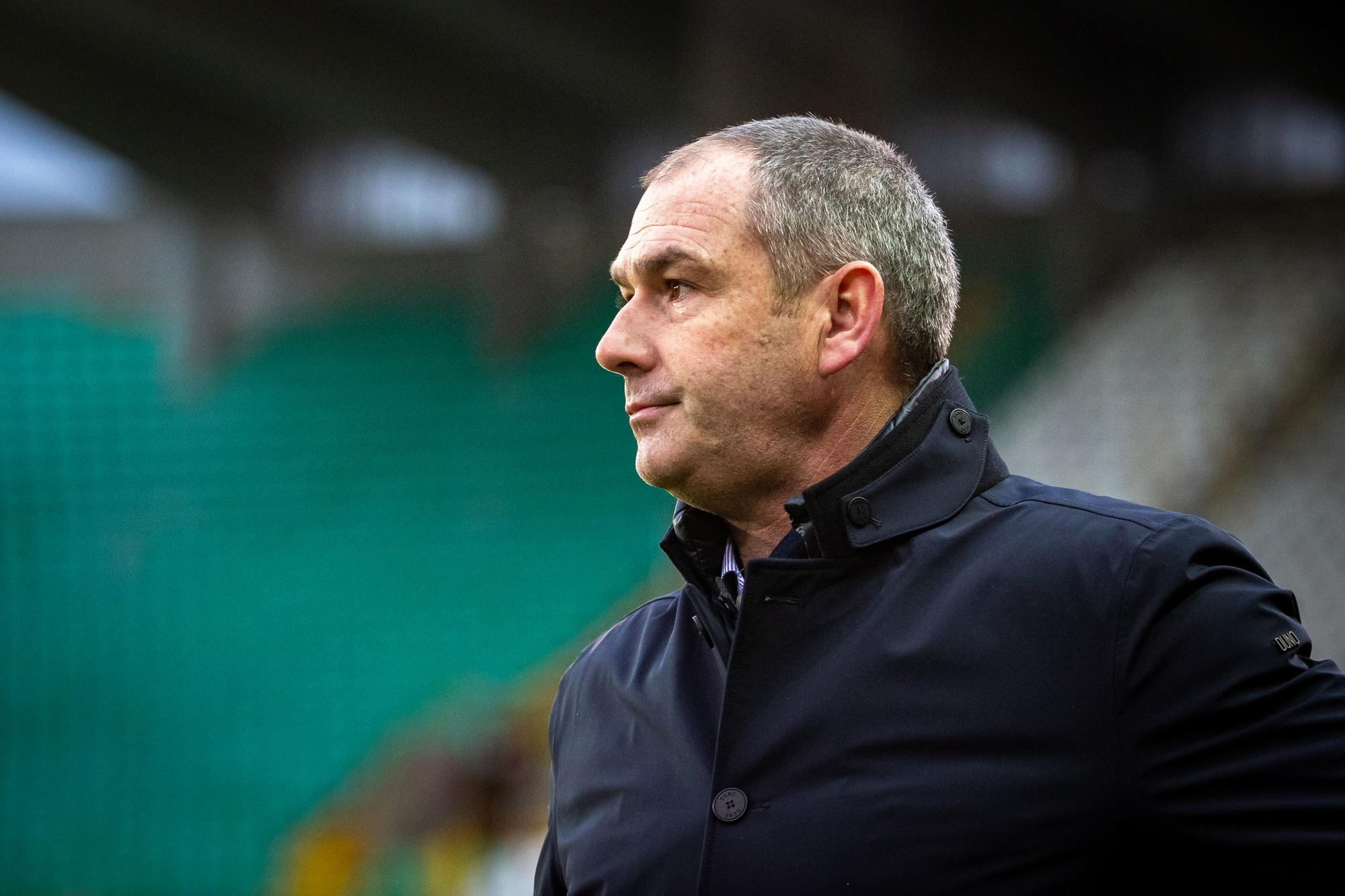 'Bij de Vereniging verliezen ze nu misschien toch wel weer wat kostbare tijd, door de vervanging van hoofdcoach Paul Clement en zijn vaste assistent.'