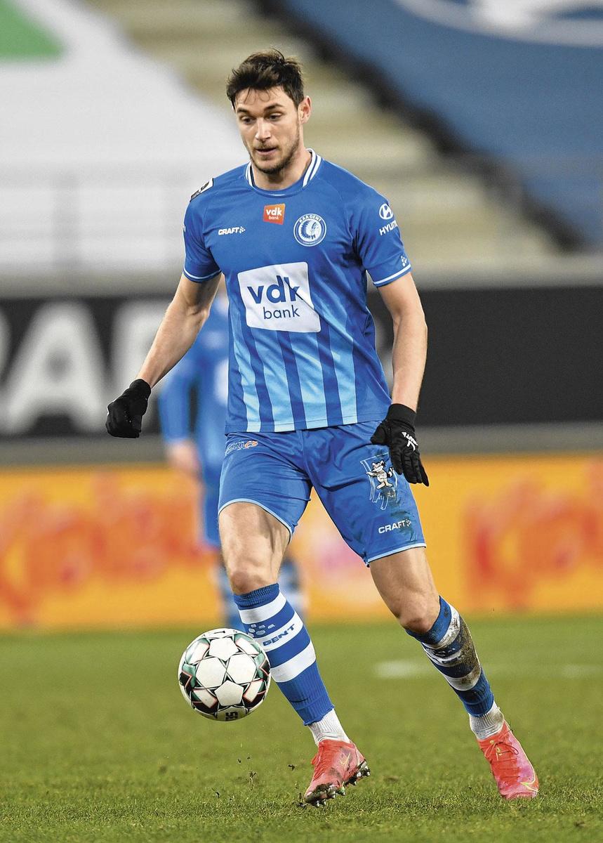 Roman Jaremtsjoek lag met drie goals en een assist aan de basis van de eenvoudige 4-0-zege van AA Gent op RE Mouscron.