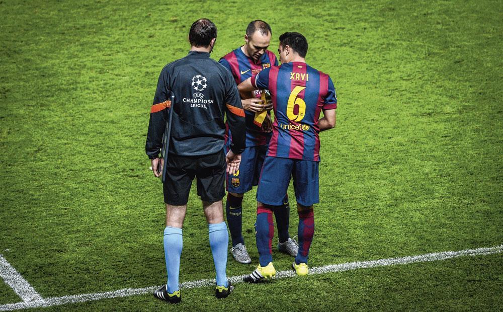 Het onafscheidelijke Barçaduo Xavi en Iniesta. 'Andrés is voor mij de meest getalenteerde speler in de geschiedenis van het Spaanse voetbal.'