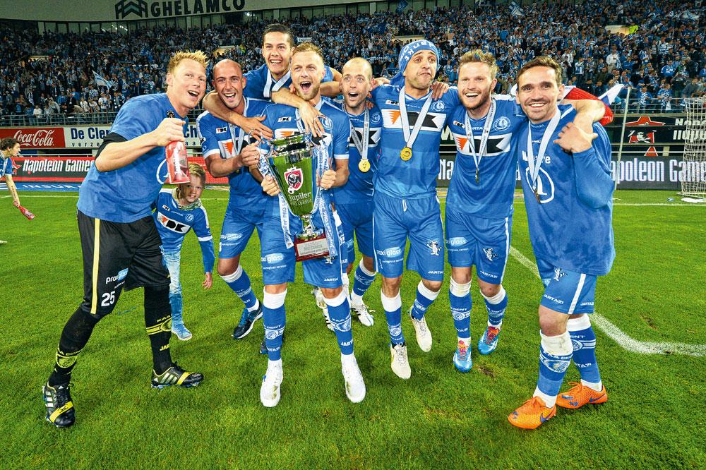 Een deel van de kampioenenploeg in 2015. Van deze spelers is er momenteel geen enkele meer in Gent.