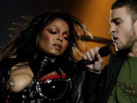 De beroemdste seconde uit de geschiedenis van de Super Bowl: Justin Timberlake ontbloot de borst van Janet Jackson