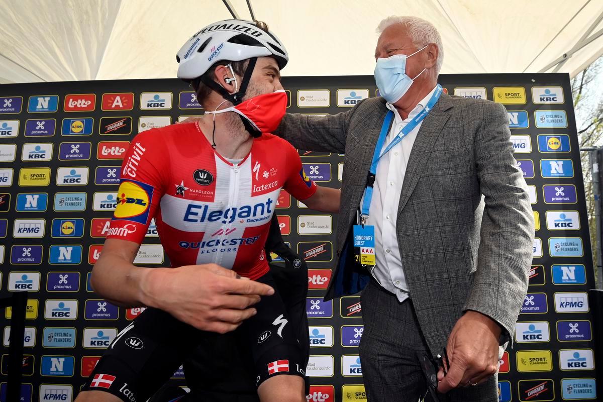 Mathieu van der Poel evenaart vader Adrie, maar niet Eddy Merckx