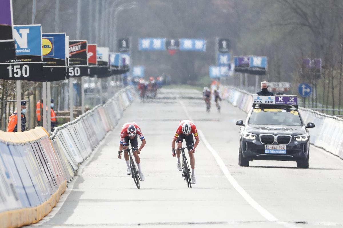 Hoe de ijsgekoelde Kasper Asgreen Mathieu van der Poel dynamiteerde