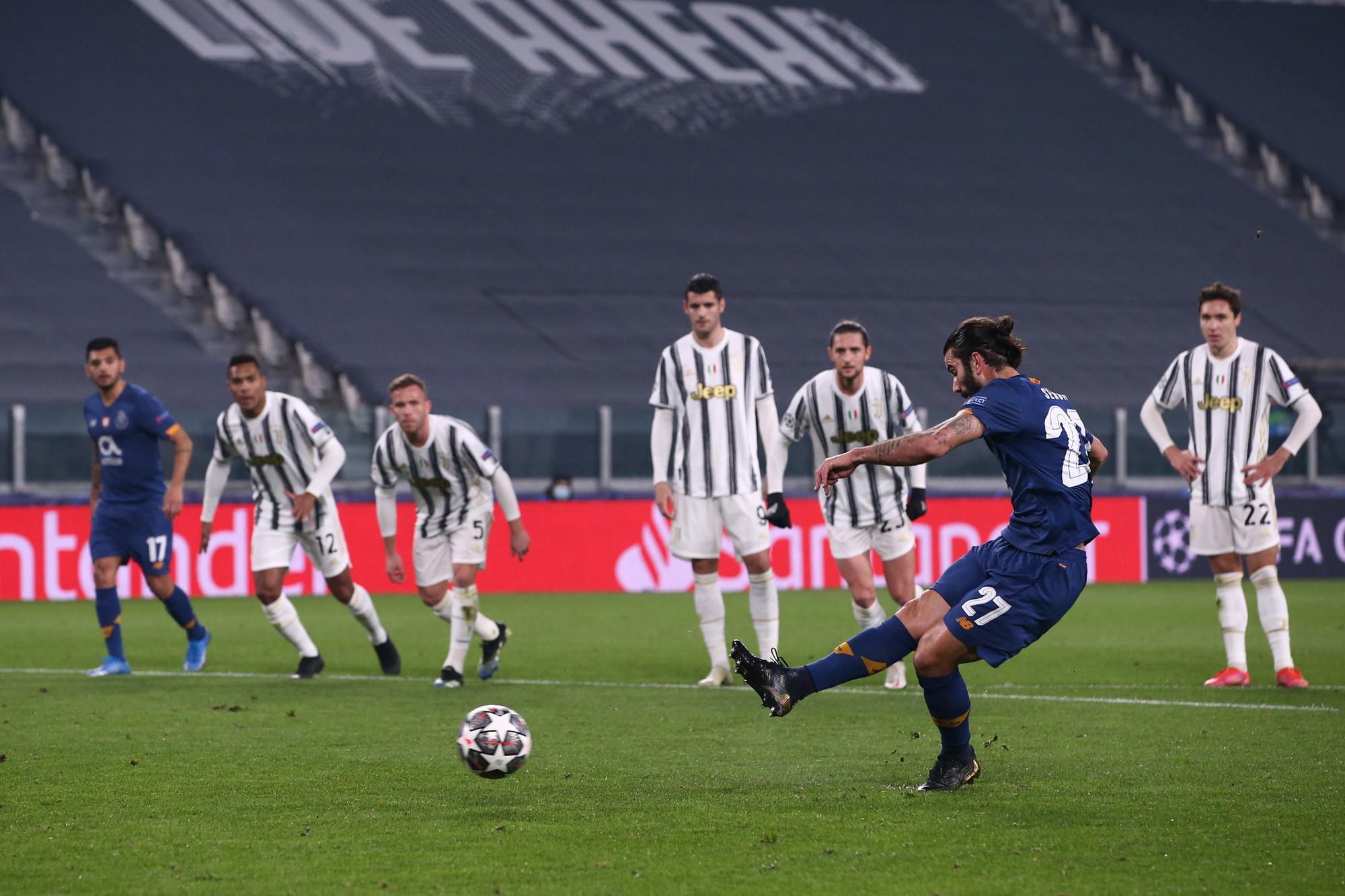 Onder meer een penalty van deze Sérgio Oliveira zorgde voor de uitschakeling van Juventus
