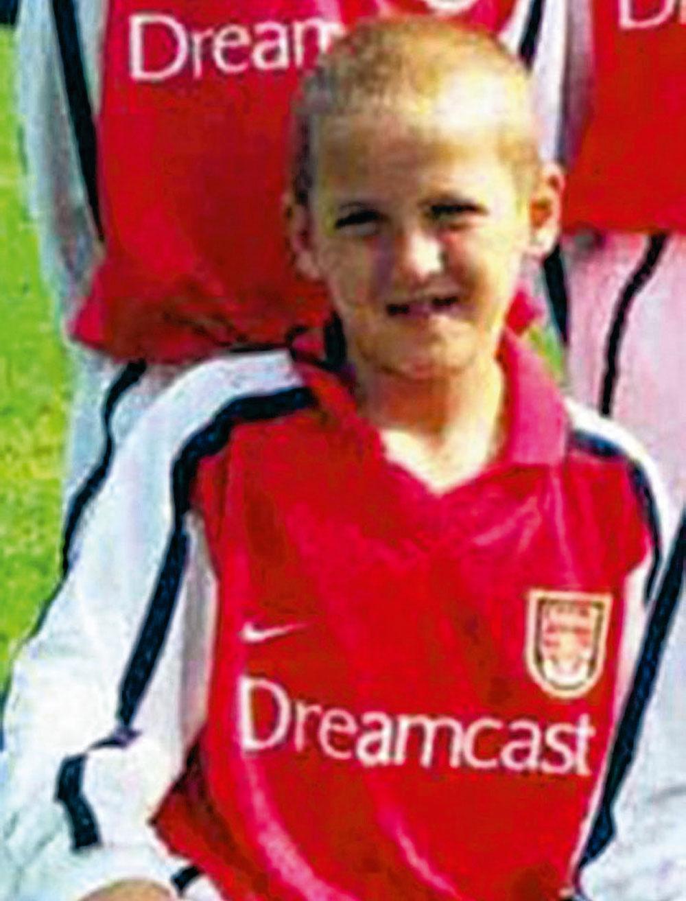 Harry Kane als jongetje bij Arsenal en samen met zijn vroegere idool David Beckham.
