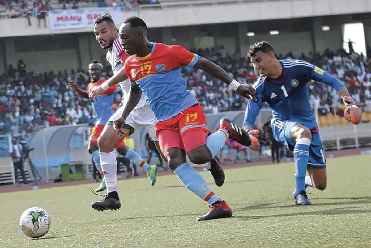 Jackson Muleka in het shirt van Democratische Republiek Congo.