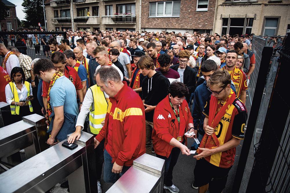 De abonnementenverkoop van KV Mechelen loopt als een trein: de kaap van 11.000 abonnees werd vlotjes overschreden. Tegen Genk daagden 15.000 toeschouwers op in het AFAS-stadion.