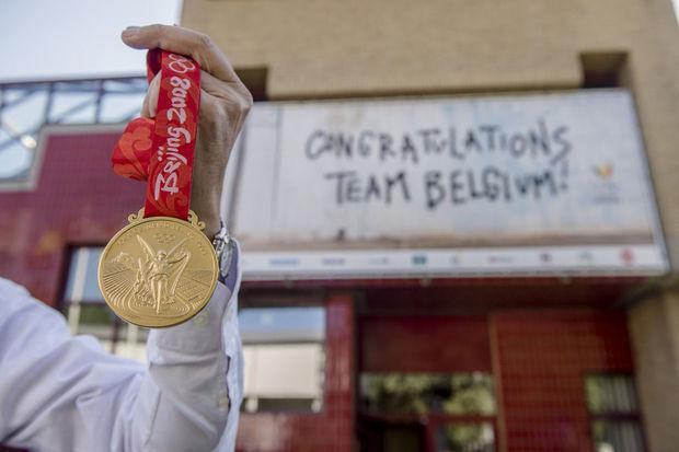 Gouden medailles van Peking 2008 voor 4x100m-ploeg zijn in België aangekomen