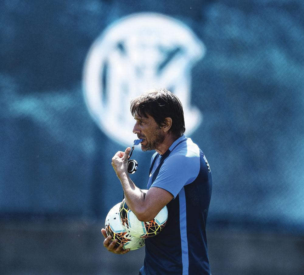 Antonio Conte wil bij Inter wegen op het sportieve beleid.