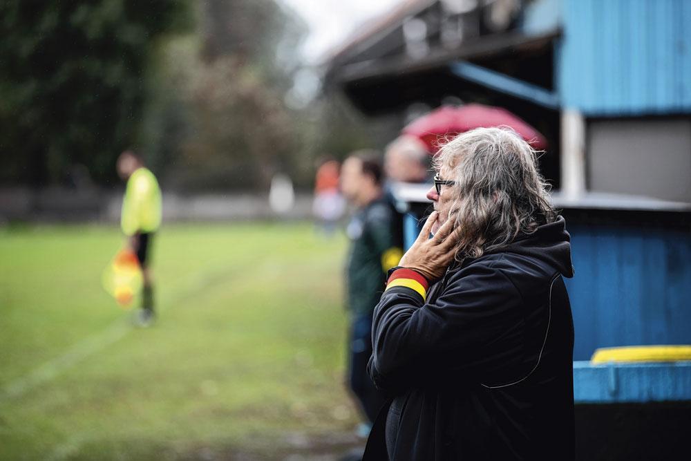 FC Sint-Kruis-Winkel ligt nu nog aan staalfabriek Arcelor Mittal, maar zal later dit jaar verhuizen naar de andere kant van de kennedybaan.
