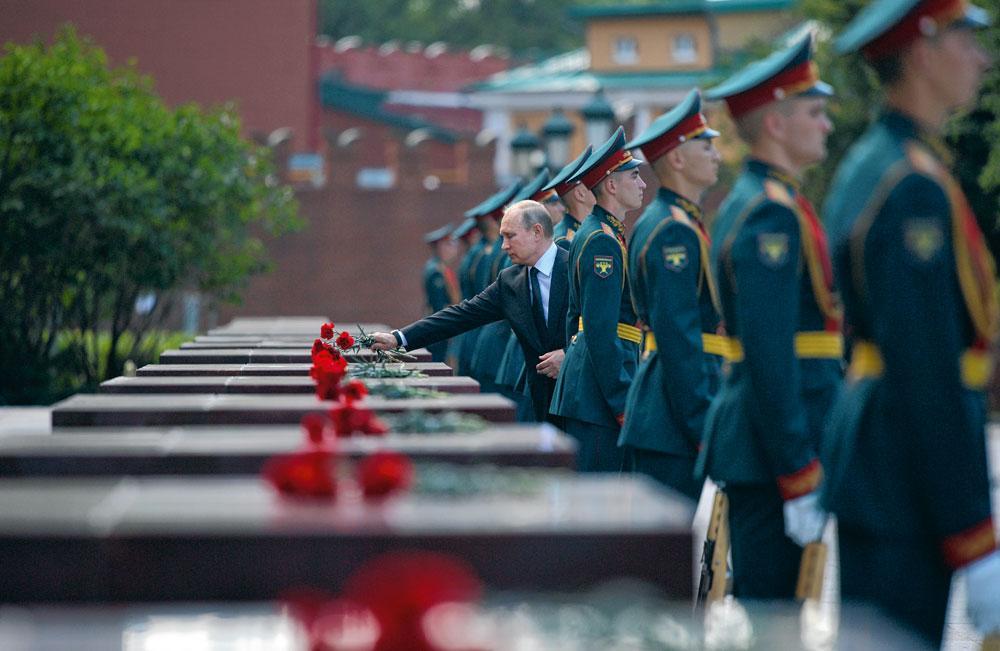 Vladimir Poetin herdenkt de betrokkenheid van de Russen bij Wereldoorlog II. Het Rode Plein wordt daarvoor een hele dag geblokkeerd voor de toeristen.