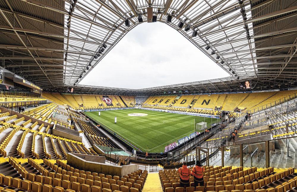 Het stadion staat er, het spel is ondermaats. Het vroeger zo glorierijke Dynamo Dresden vecht tegen de degradatie in de Tweede Bundesliga.