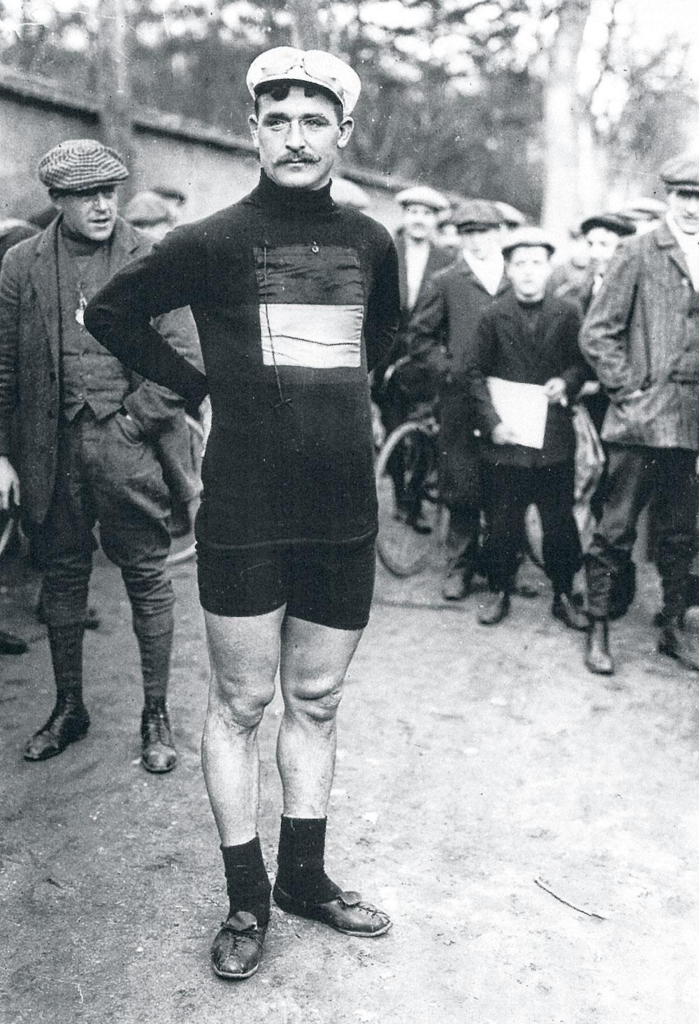 François Faber bij de start van Parijs-Roubaix in 1913.