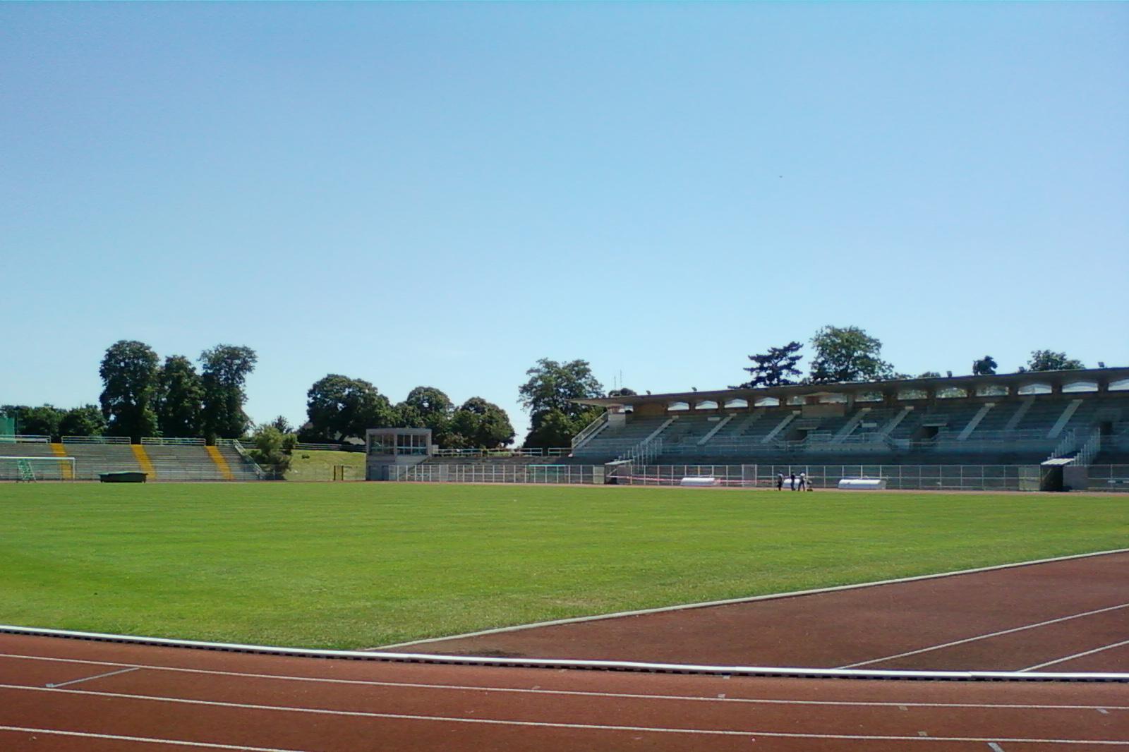 Het Stade Montbauron, zonder verlichting.