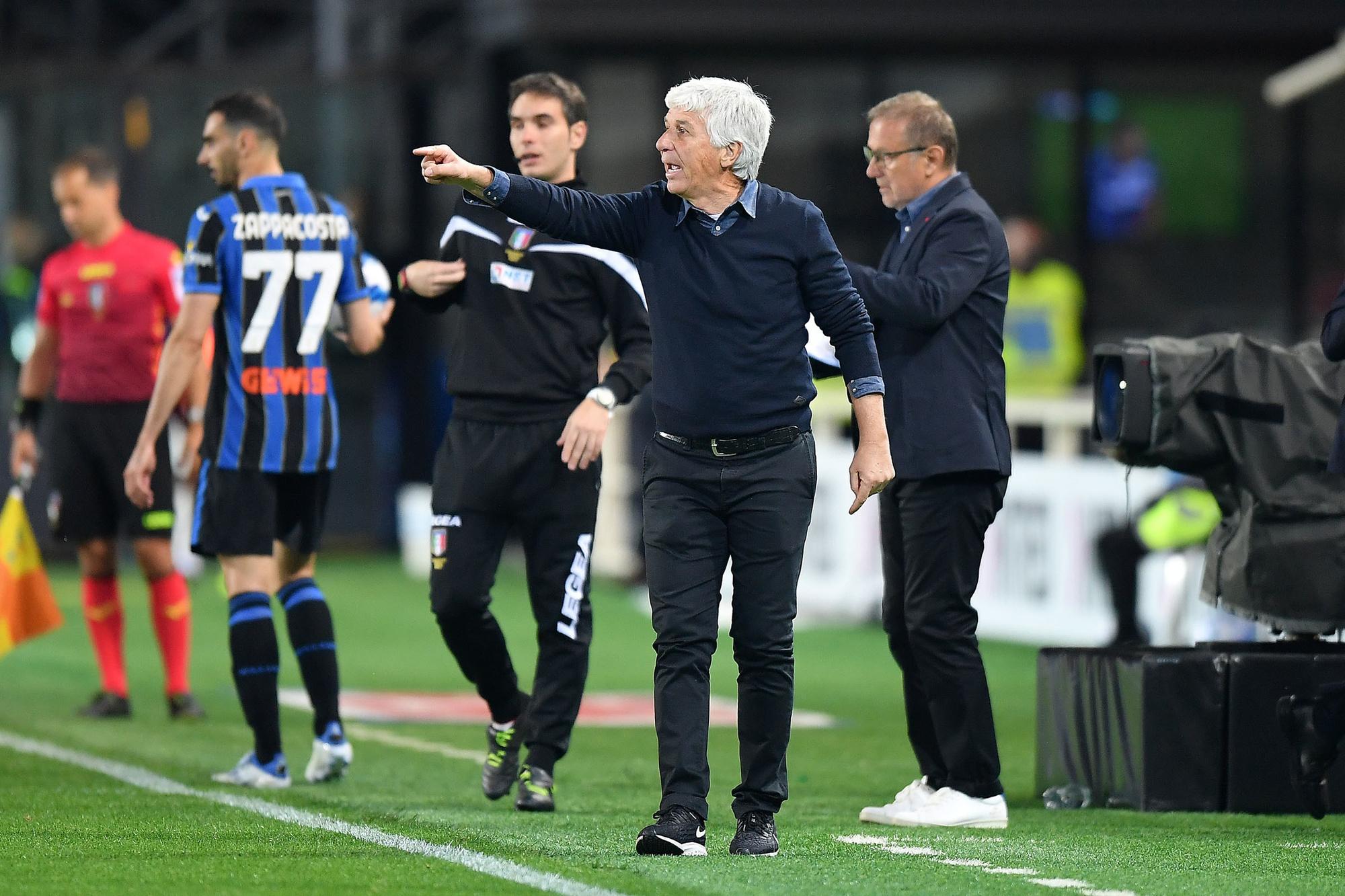 Gian Piero Gasperini bood zijn ontslag aan na het tegenvallende seizoen, maar dat werd geweigerd.