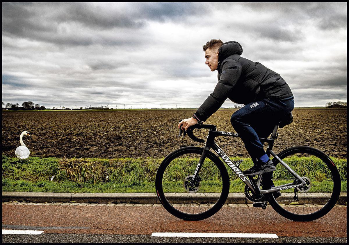 Fabio Jakobsen: 'Ik heb zelf gekozen voor het fietsen en deze manier van koersen. Die ligt mij, ik hou daarvan.'