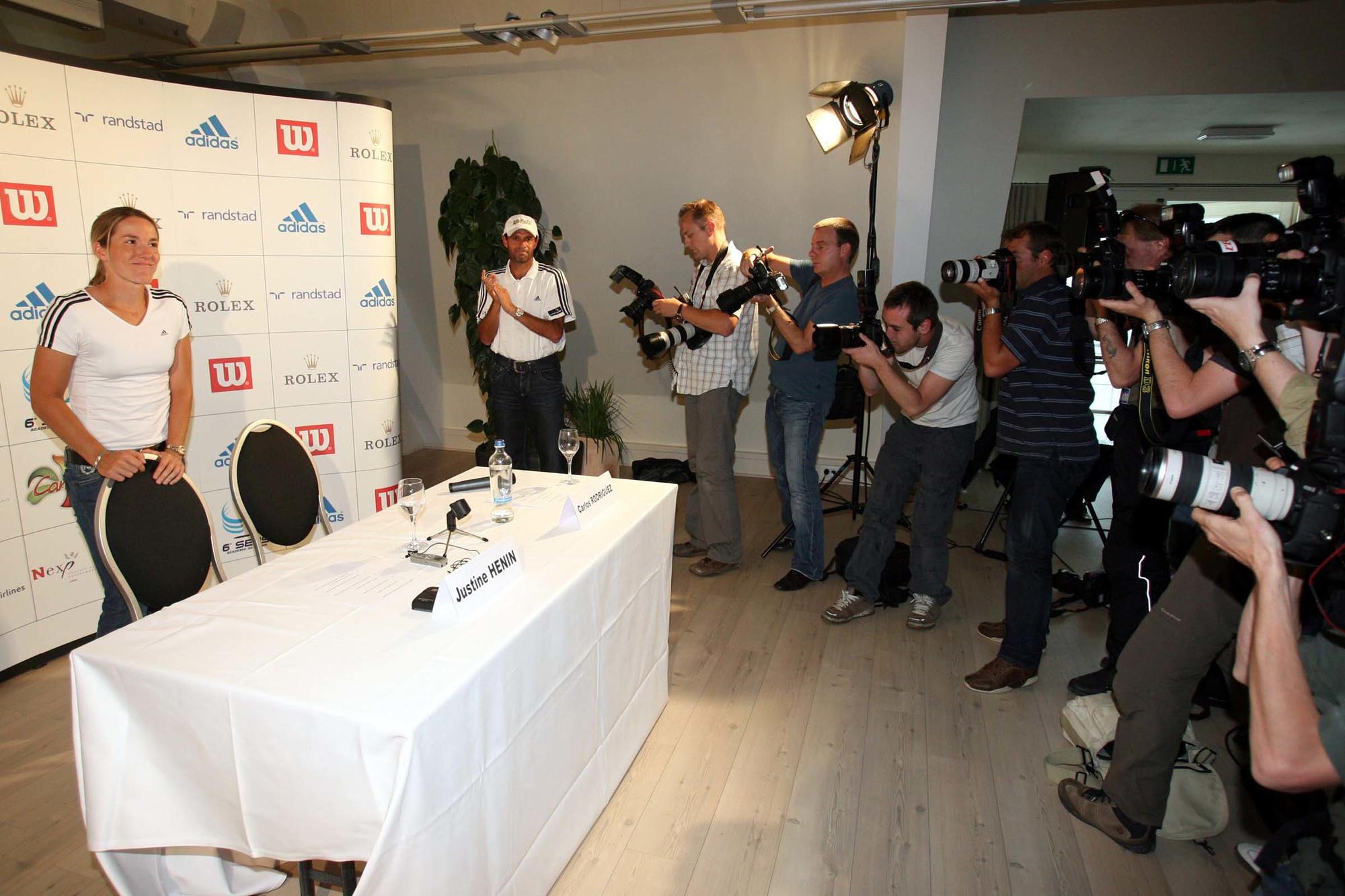 Justine Henin tijdens de persconferentie in Limelette
