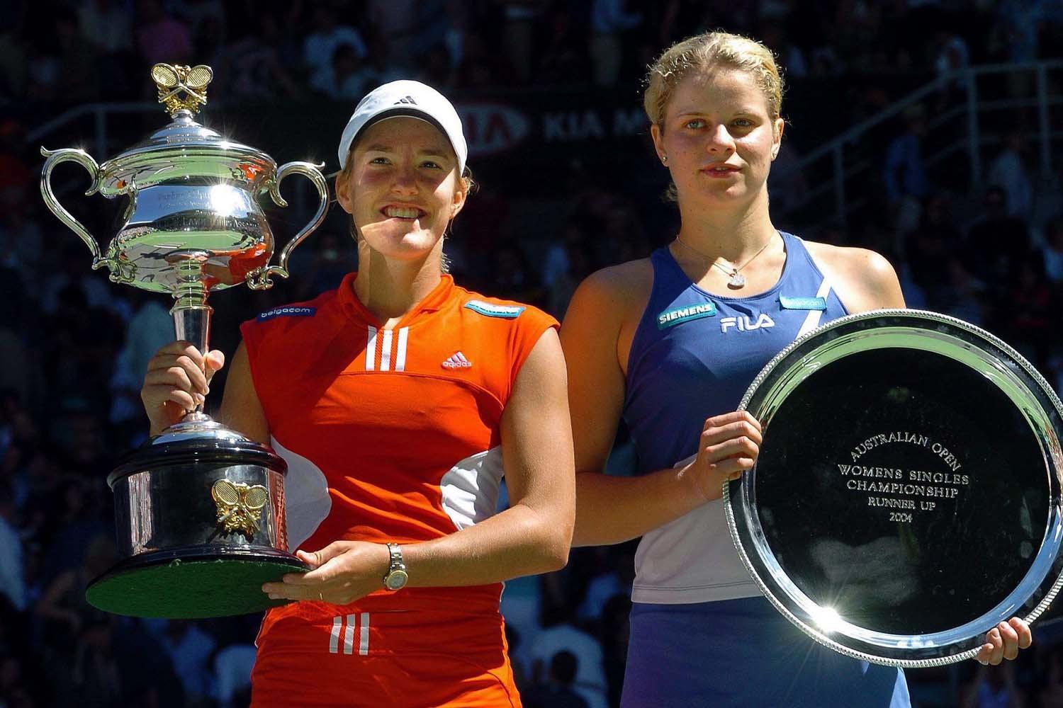 Justine Henin wint de finale van de Australian Open van 2004 tegen Kim Clijsters