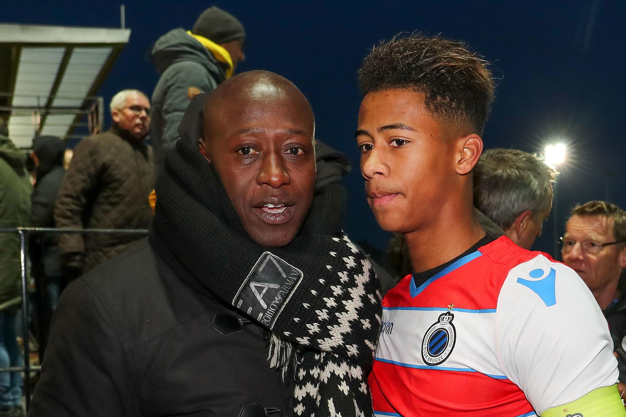 Khalilou Fadiga (links) met zijn zoon Noah Fadiga bij Club Brugge.