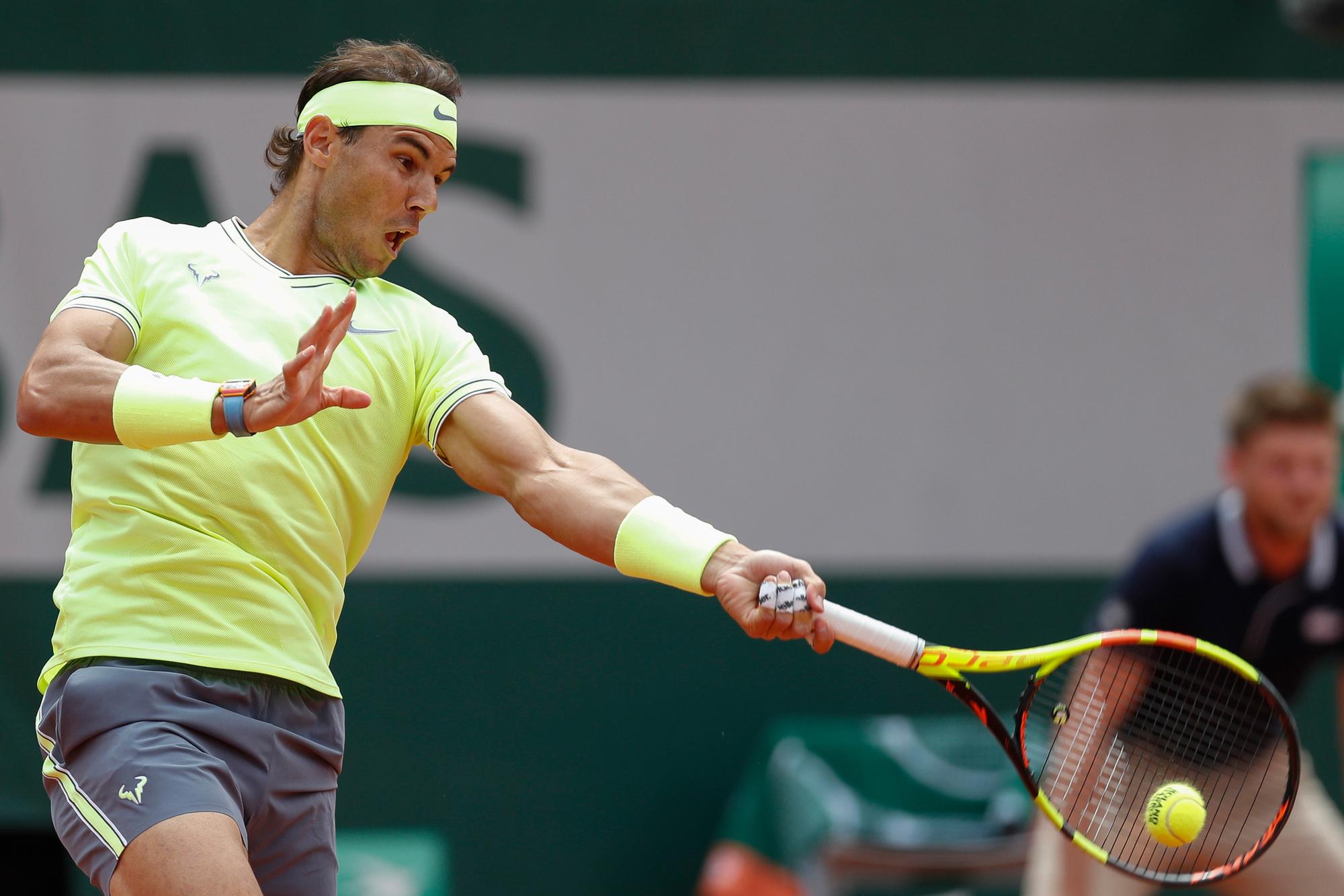 Rafael Nadal zet zoveel kracht en topspin op zijn forehand dat daar geregeld een schouder- of elleboogblessure van komt.