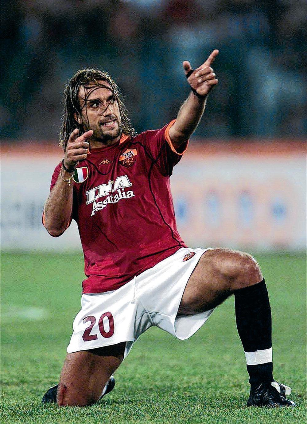 Bij AS Roma vormde hij een koningskoppel met Francesco Totti.