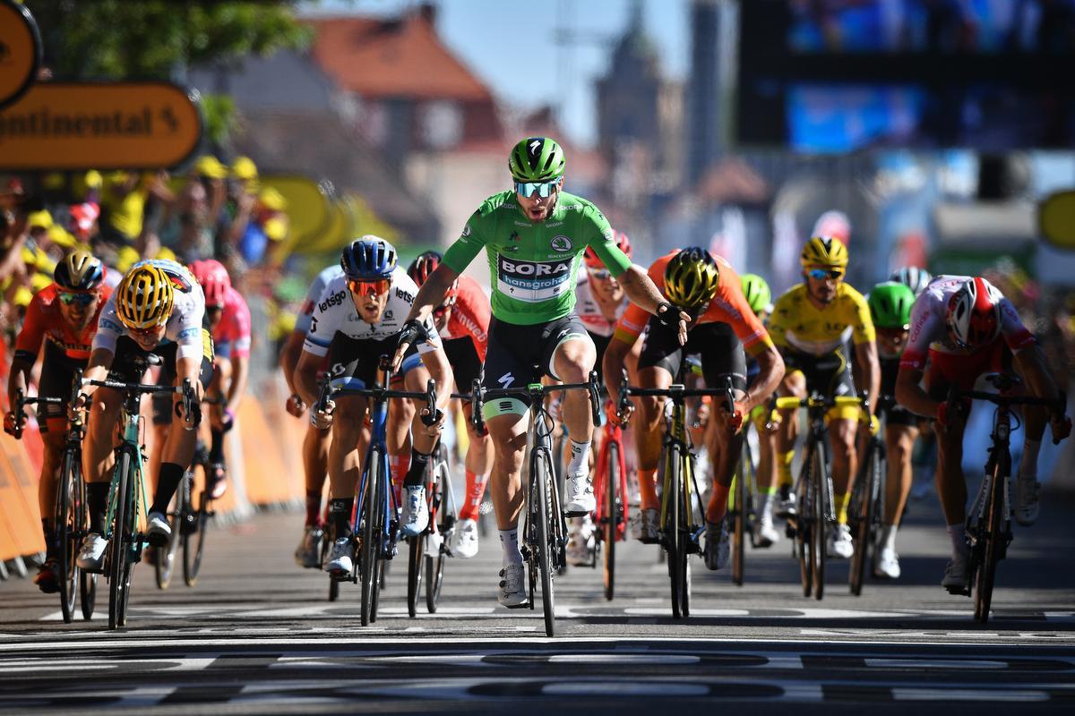 Hoe Wout van Aert ook als 'helper' een stukje wielergeschiedenis kan schrijven