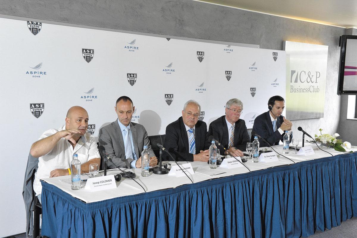 De historische persconferentie van 6 juni 2012, met v.l.n.r. Josep Colomer, Andreas Bleicher, Dieters Steffens, Elmar Keutgen en Ivan Bravo.