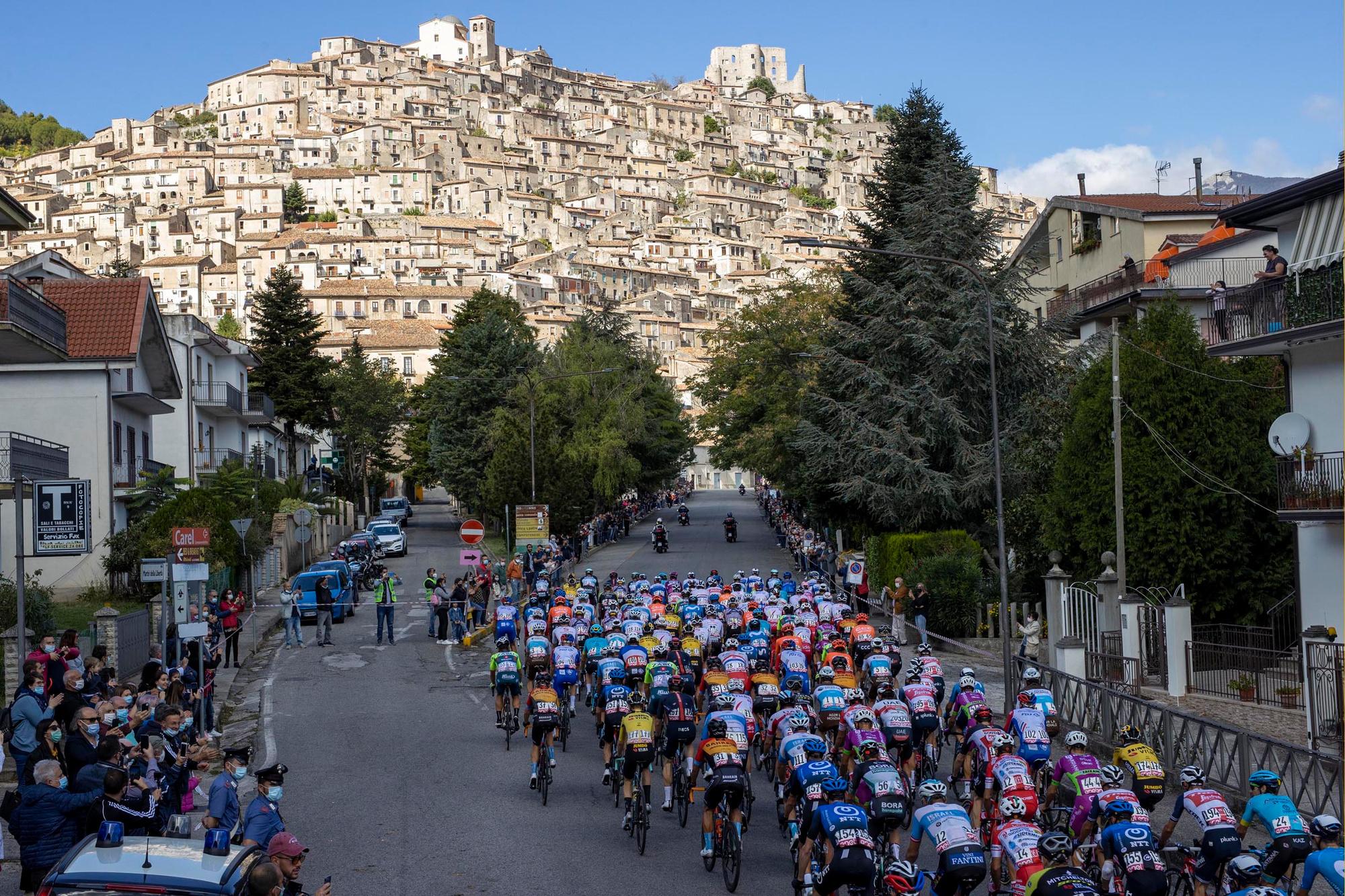 Dagboek uit de Giro - dag 7: oog in oog met het verleden en de wielerman