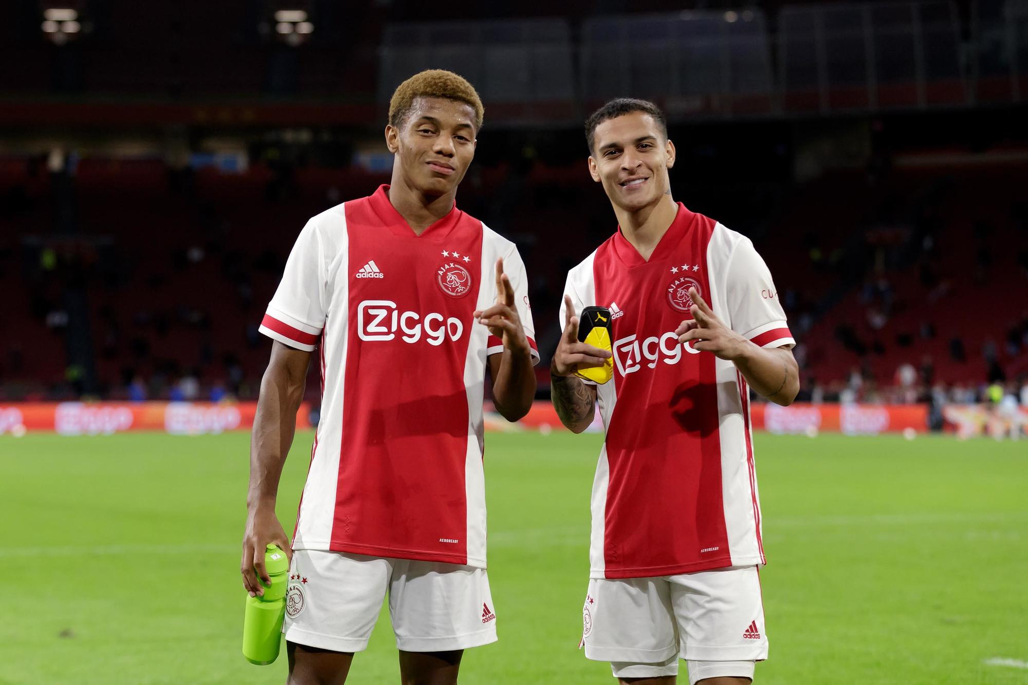 De beloftevolle Brazilianen van Ajax: David Neres en nieuwkomer Antony.