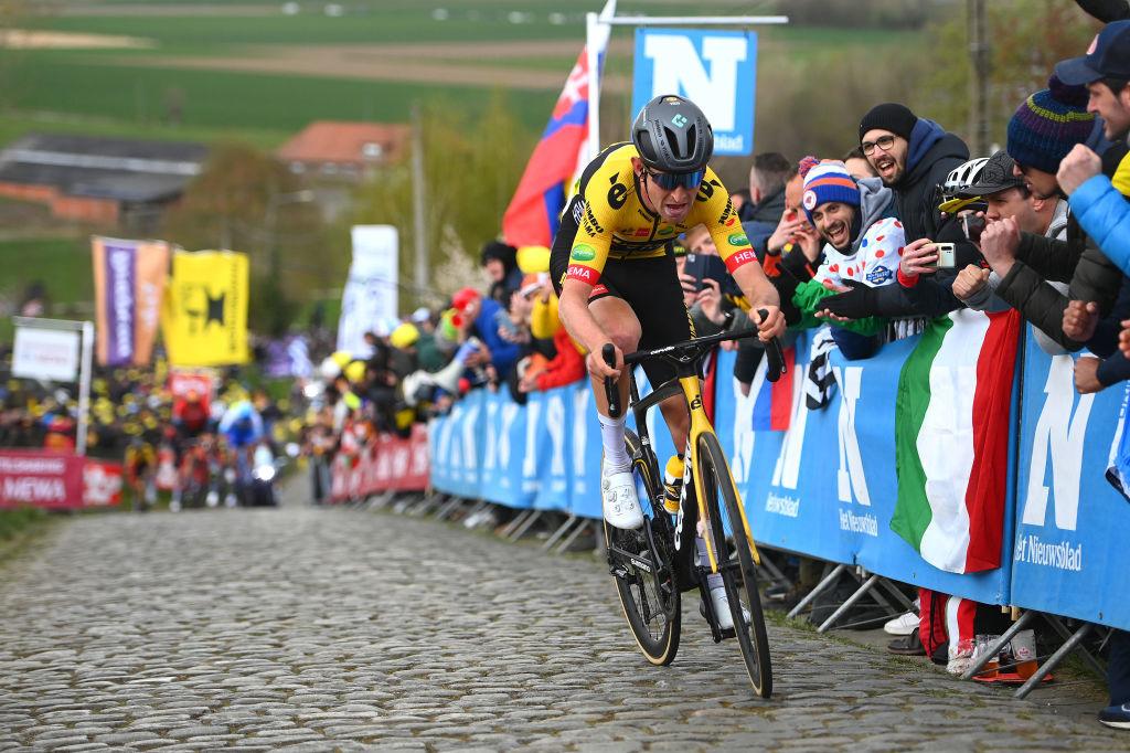 Tiesj Benoot a couru à contre-temps sur ce Tour des Flandres. Wout Van Aert a cruellement manqué à la formation néerlandaise Jumbo-Visma.