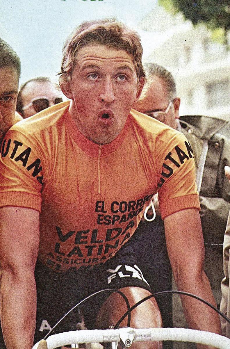 Freddy Maertens in de leiderstrui van de Vuelta, die in 1977 oranje was.