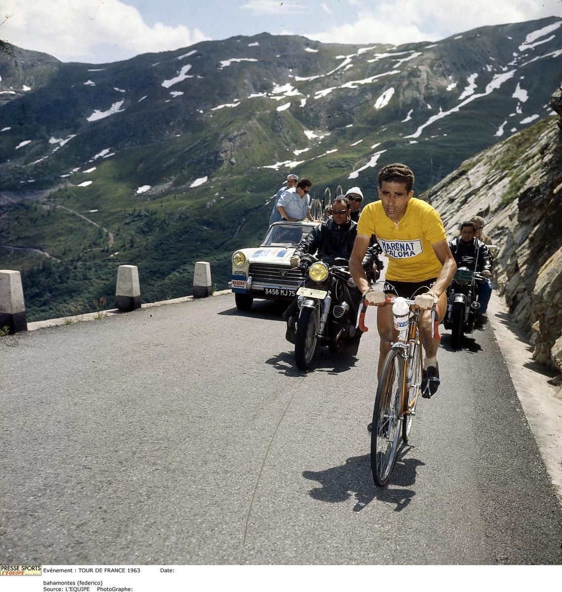 Federico Bahamontes in het geel in de Tour van 1963, toen hij uiteindelijk tweede werd.