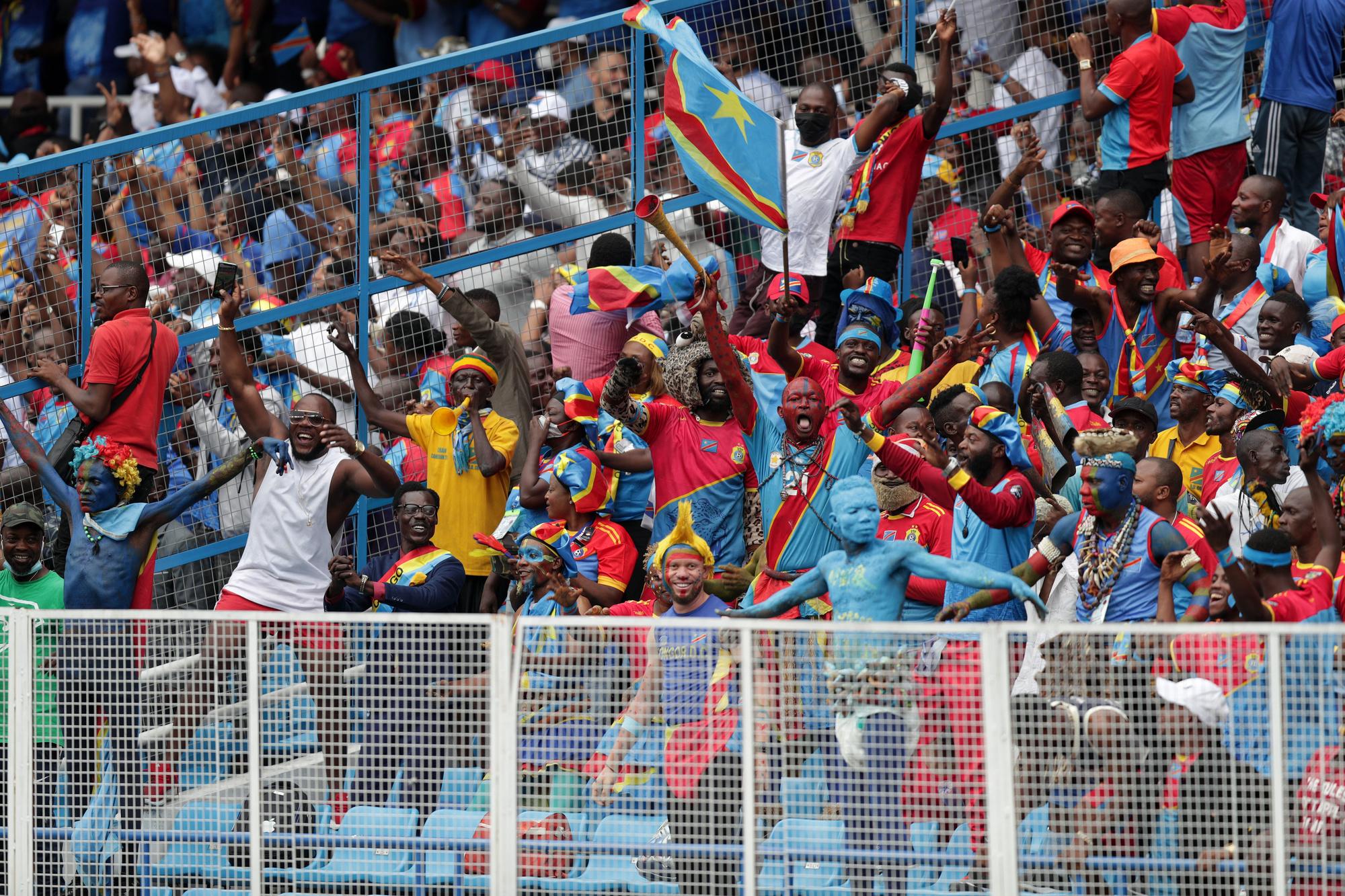 Les supporters de la RDC espèrent retrouver la Coupe du monde 48 ans après la dernière participation d'un pays qui s'appelait encore Zaïre.