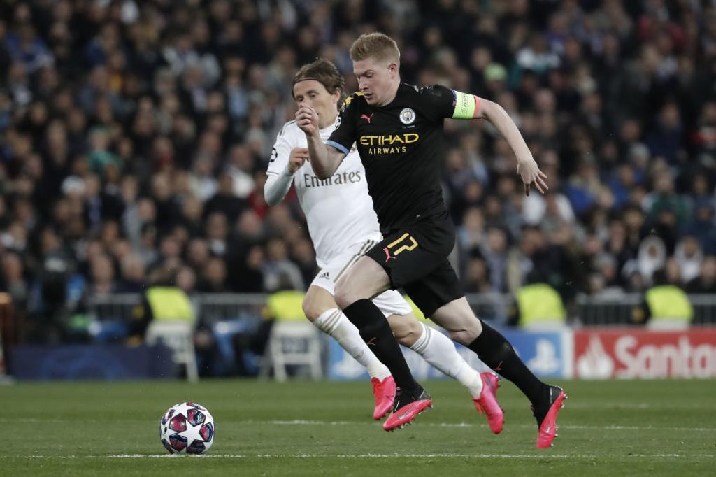 Luka Modric et Kevin De Bruyne lors de leur affrontement en 2020.
