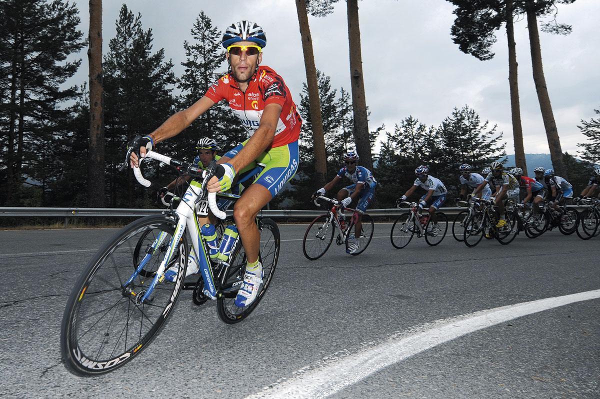 Vincenzo Nibali avec le maillot de leader de la Vuelta en 2010