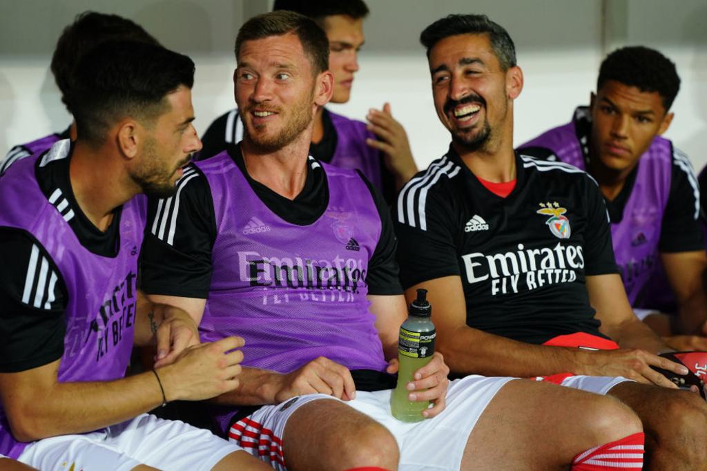 Jan Vertonghen ne devrait pas trop sourire car il risque bien de devoir s'habituer à cette place sur le banc de Benfica.