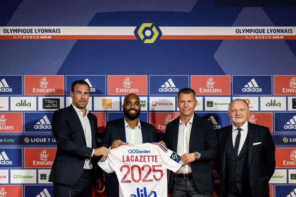 Avec Alexandre Lacazette (ici sur la photo) et Corentin Tolisso, l'OL a misé sur le retour au bercail de deux anciens produits du cru parti prendre de l'expérience à l'étranger ces dernières années.