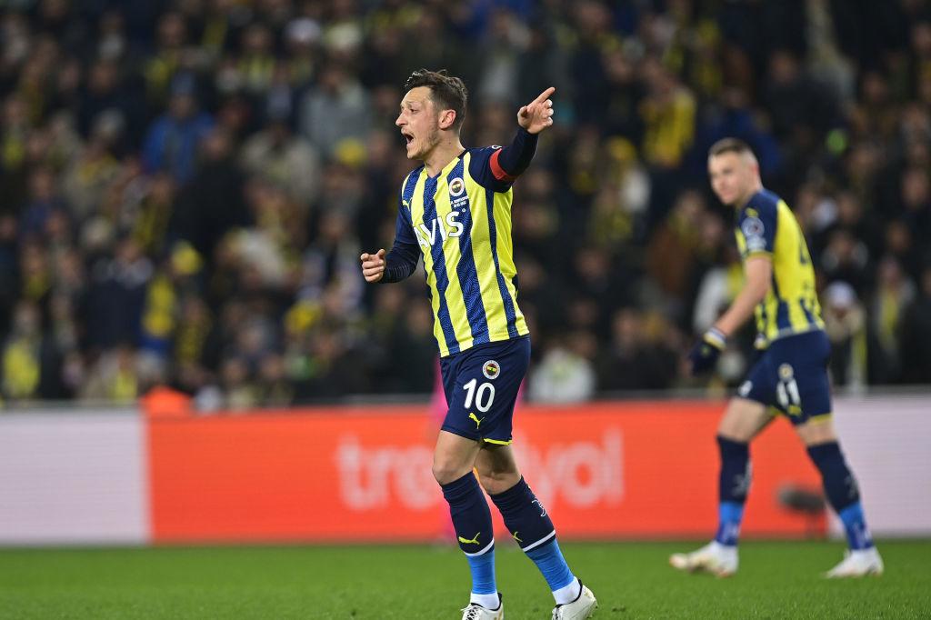 Mesut Özil ne portera plus le maillot du Fenerbahçe la saison prochaine.