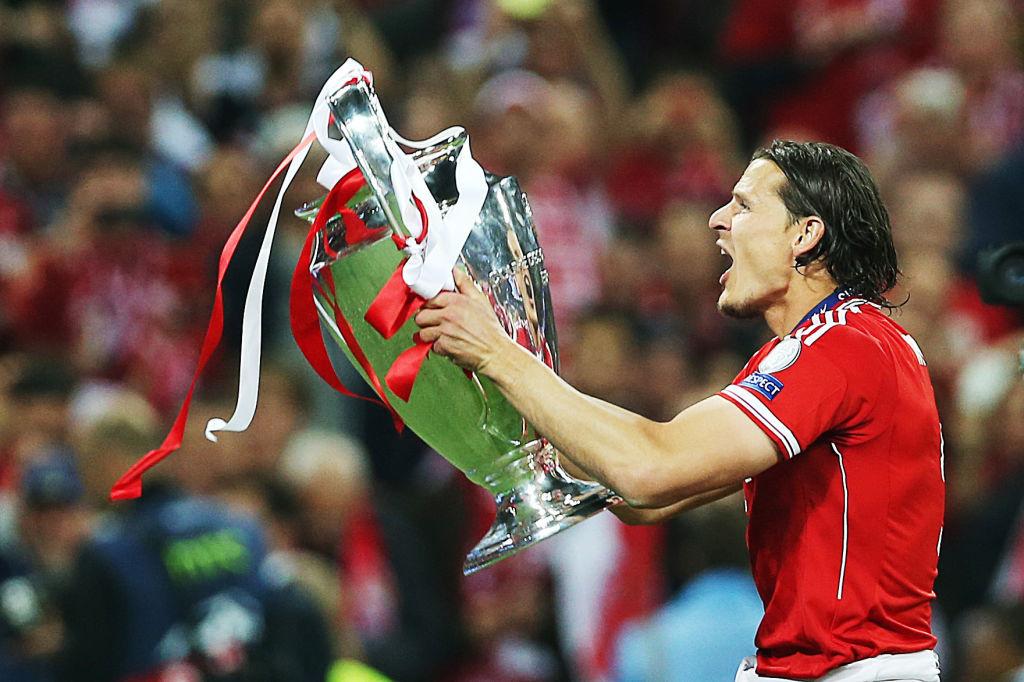 Etre Big, ça se mérite tous les jours. Daniel Van Buyten fut le premier belge à remporter le trophée lors de sa période au Bayern Munich.