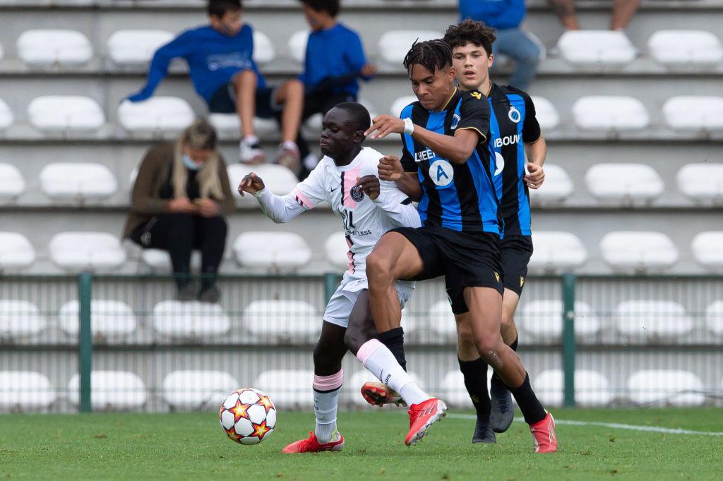 Antonio Nusa en action contre le PSG en Youth League.