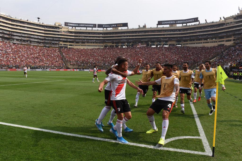 Au Monumental de Lima, Rafael Santos Borré ouvre la marque pour River Plate en finale de la Copa Libertadores 2019, mais c'est finalement Flamengo qui soulèvera le trophée à la fin.