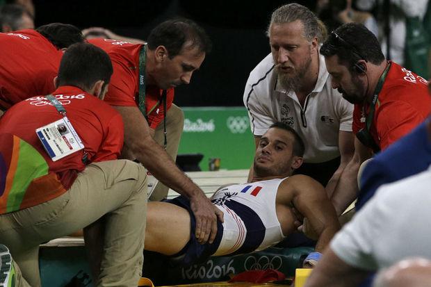 Aa terrible blessure, une double fracture tibia péroné, lors des JO de Rio.