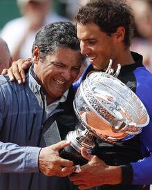Avec son oncle, Toni Nadal, à Roland Garros.