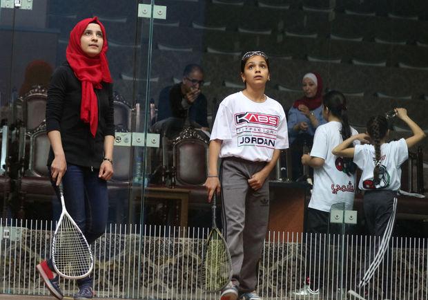 De jeunes réfugiées syriennes se libèrent grâce au squash
