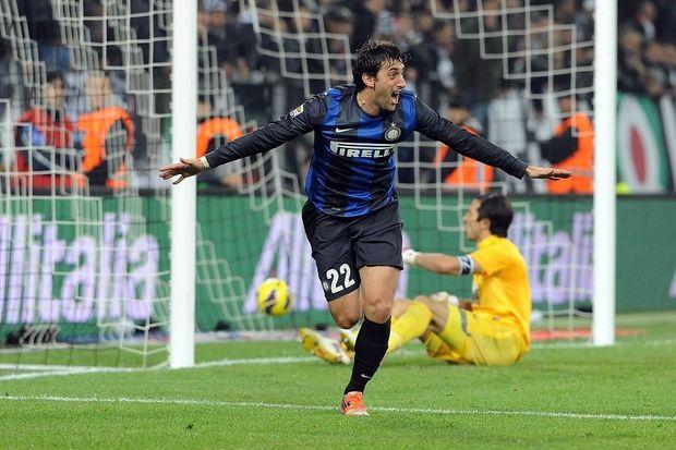 Célébration de Diego Milito après son deuxième but contre la Juventus (1-3).