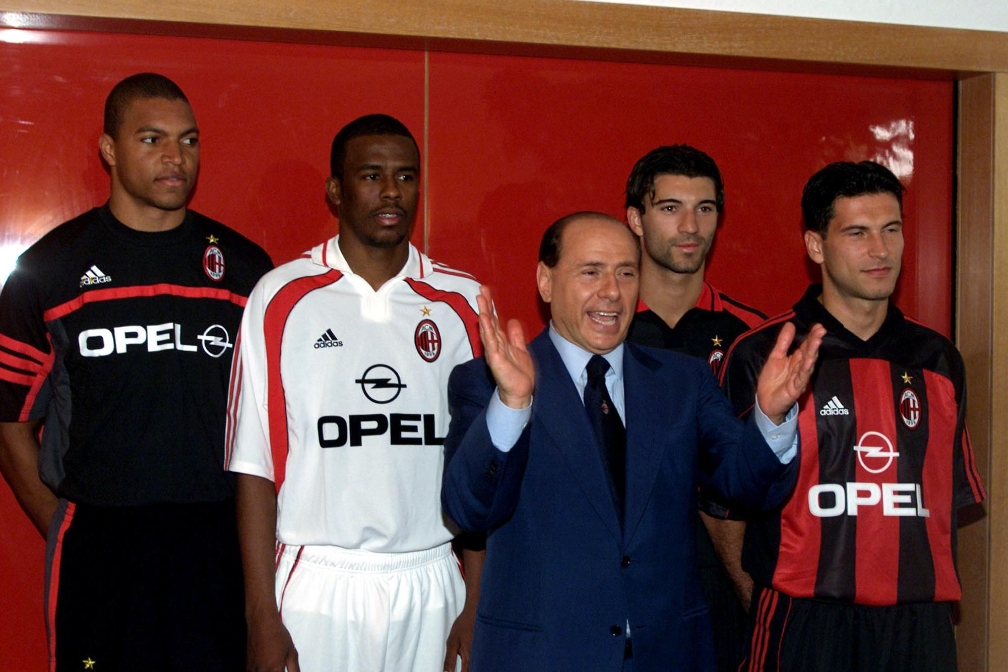Drazen Brncic (à dr.), aux côtés de Dida, Roque Junior, Gianni Commandini et Silvio Berlusconi.