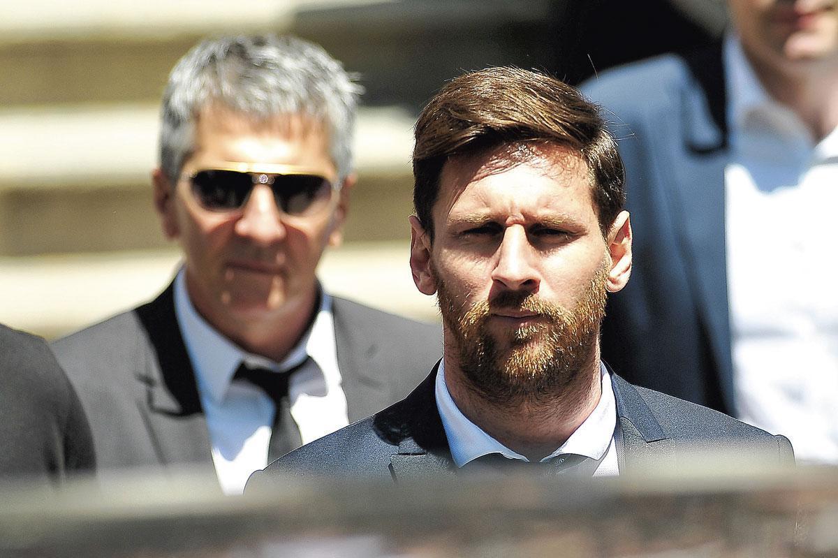 Les deux stars n'ont pas d'agent attitré, mais leurs intérêts sont gérés par leur père, Neymar Sr. et Jorge Messi (ici).