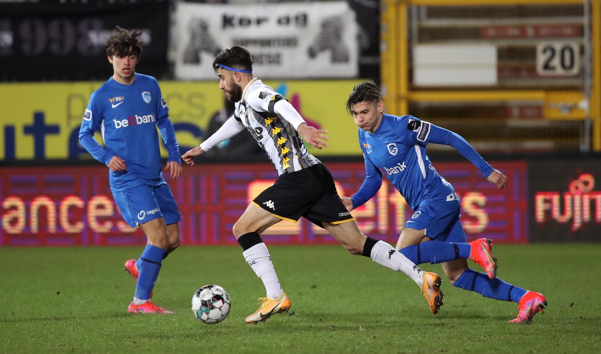 Gerardo Arteaga, face à Ali Gholizadeh et Charleroi.