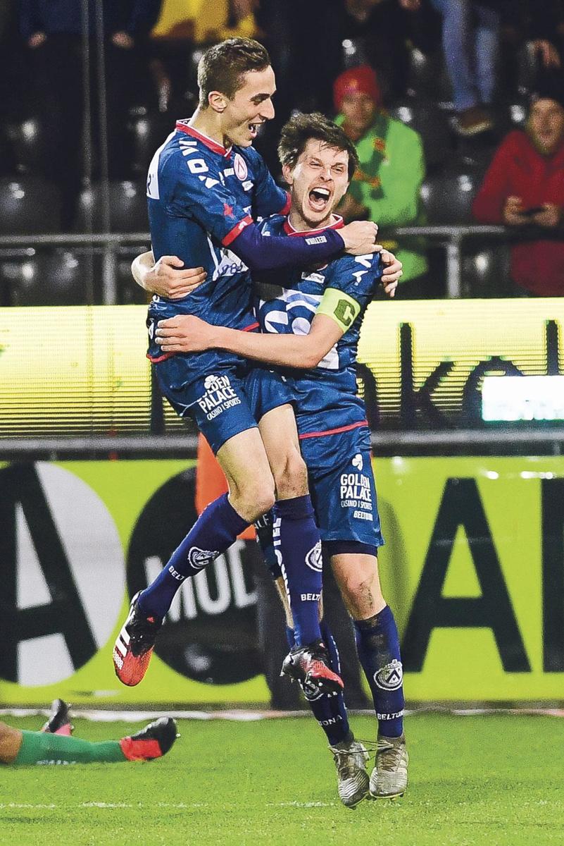 KV Ostende - KV Courtrai 0-3.  Face à Courtrai, l'équipe du Littoral a fait preuve d'une faiblesse inquiétante. Hannes Van Der Bruggen, le capitaine courtraisien, a conduit les siens à une victoire aisée.