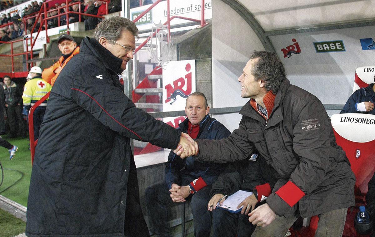 Une poignée de main franche avec son devancier à Sclessin, Michel Preud'homme.